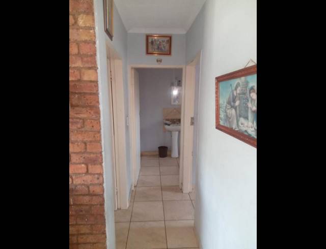 2 BEDROOM APARTMENT FOR SALE IN PRETORIA WEST